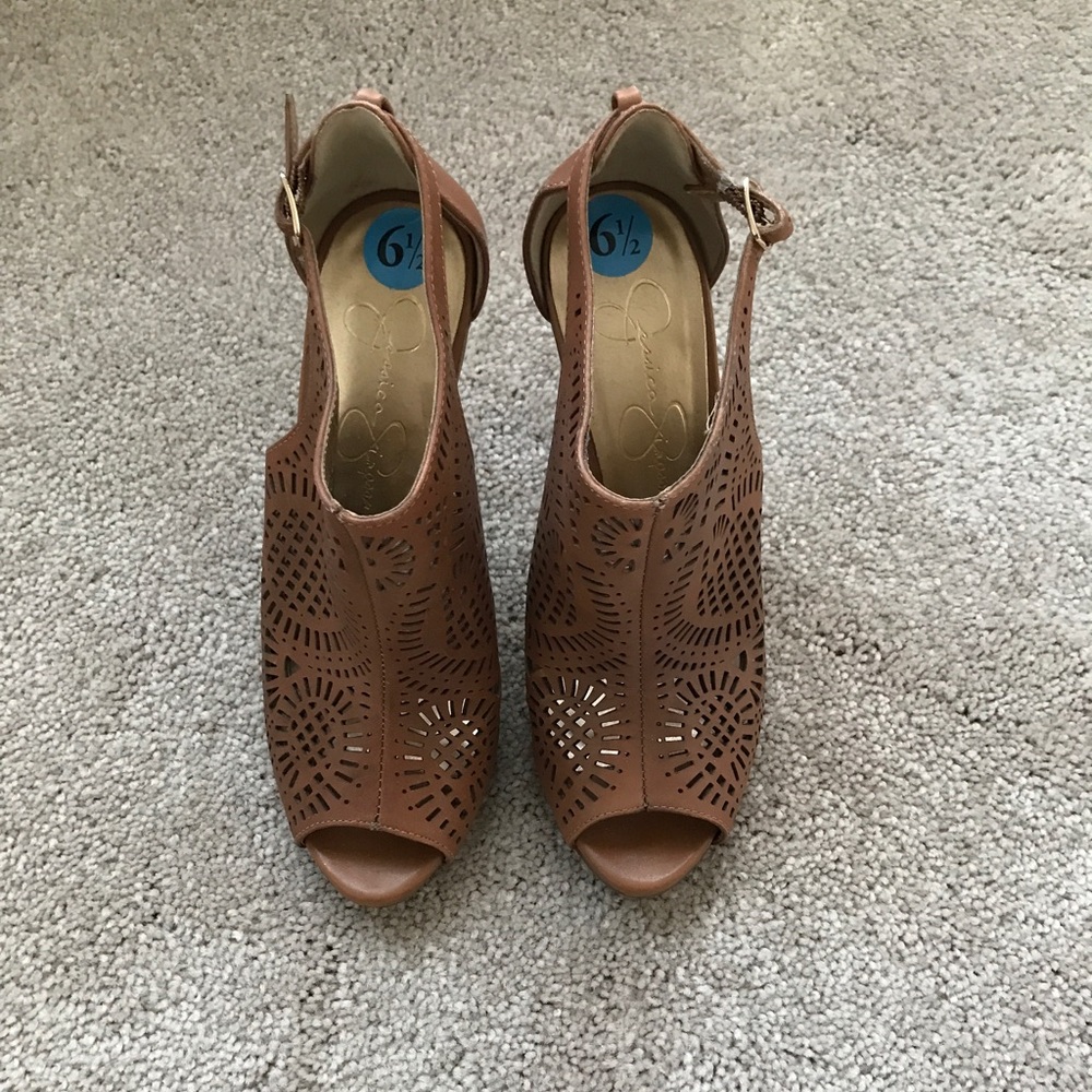 Jessica Simpson Perforated Peeptoe Bootie heels Brown Size 6.5